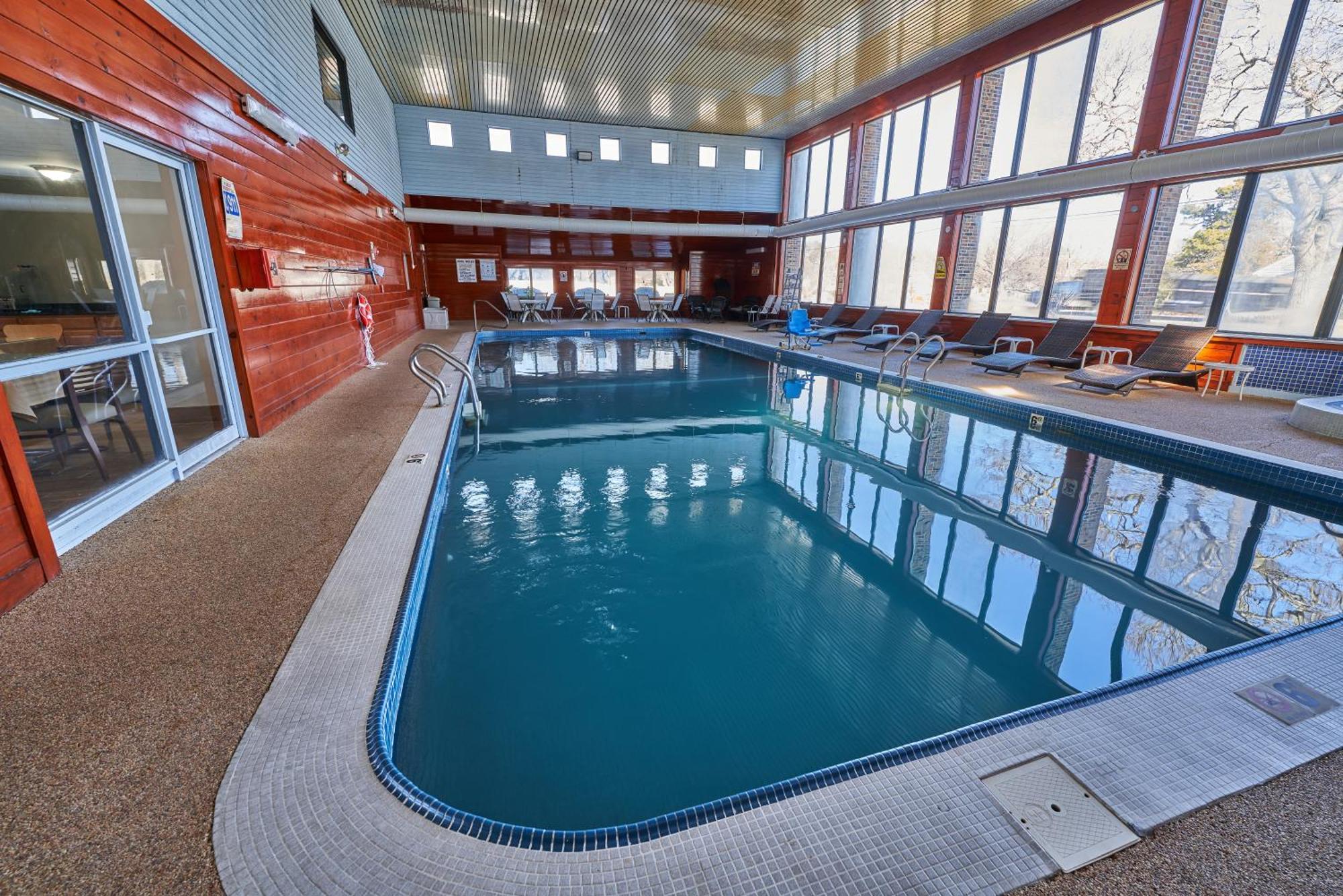 The Mariner Resort Cape Cod By The Red Collection West Yarmouth Exterior photo